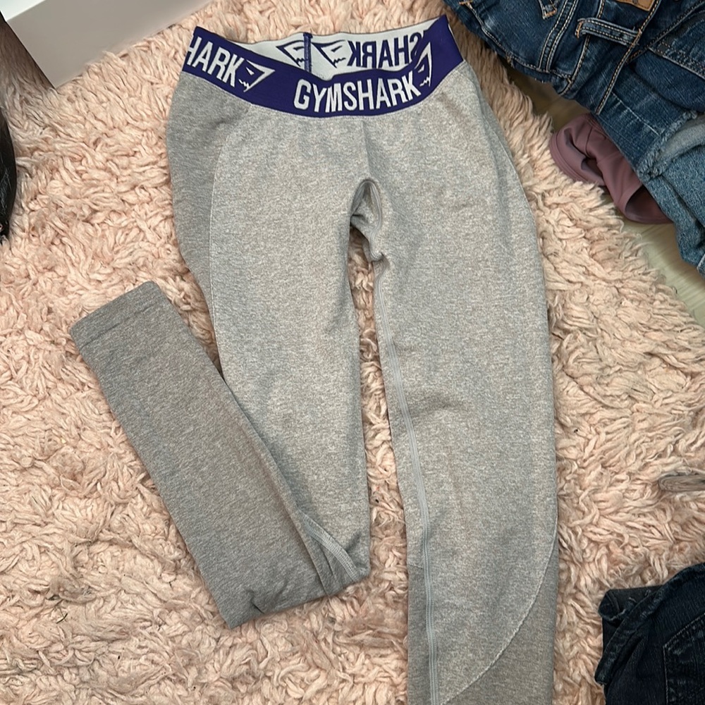Gymshark dry moisture management leggings purple waistband light grey